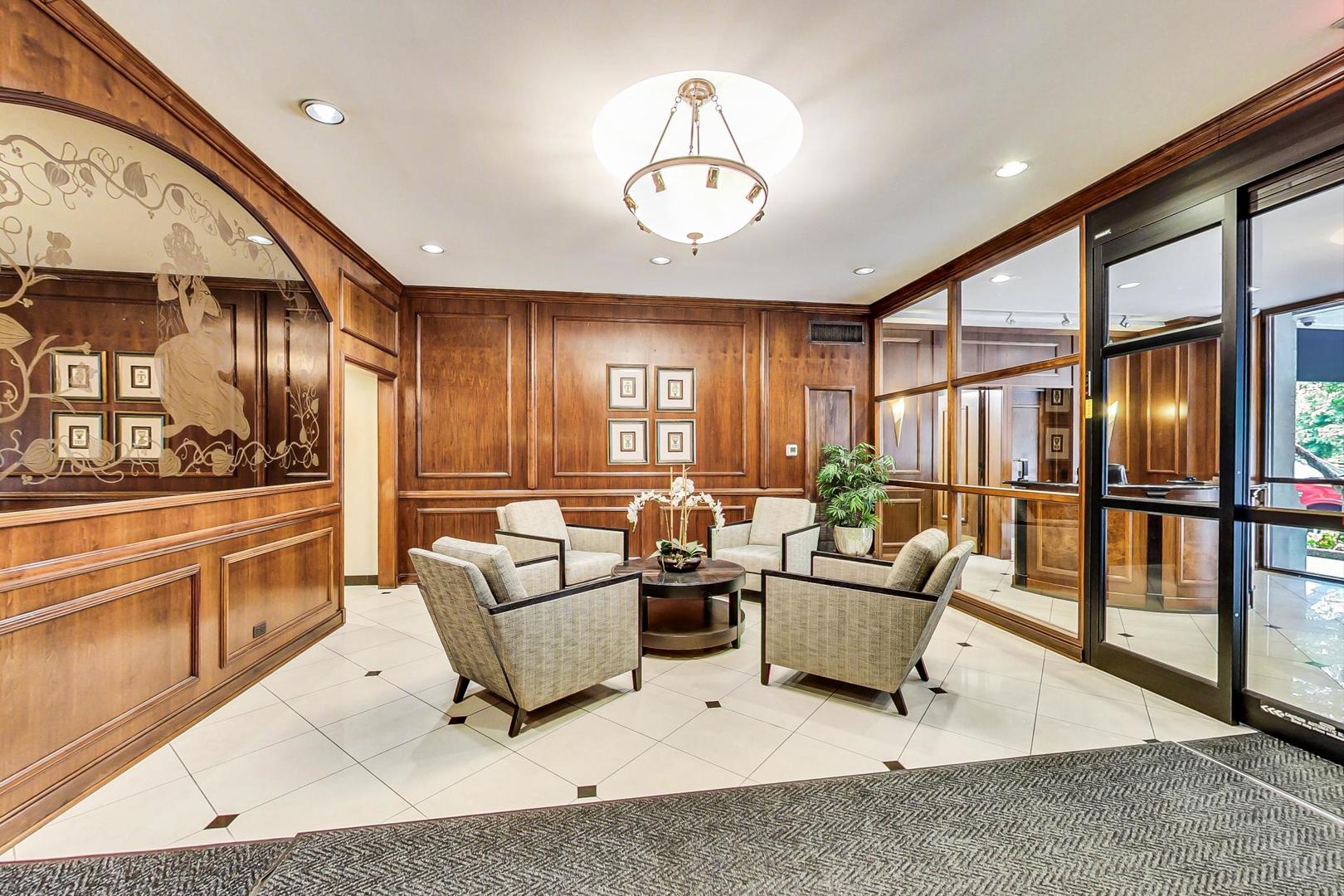 2100 N Lincoln Park West Way 4GN
