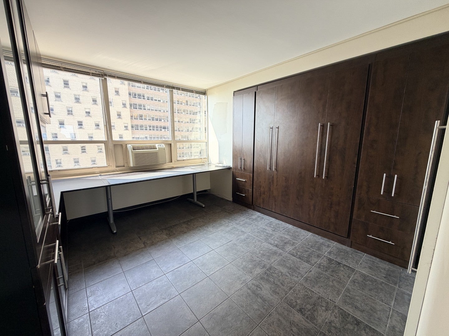 3950 N Lake Shore Drive 1100A