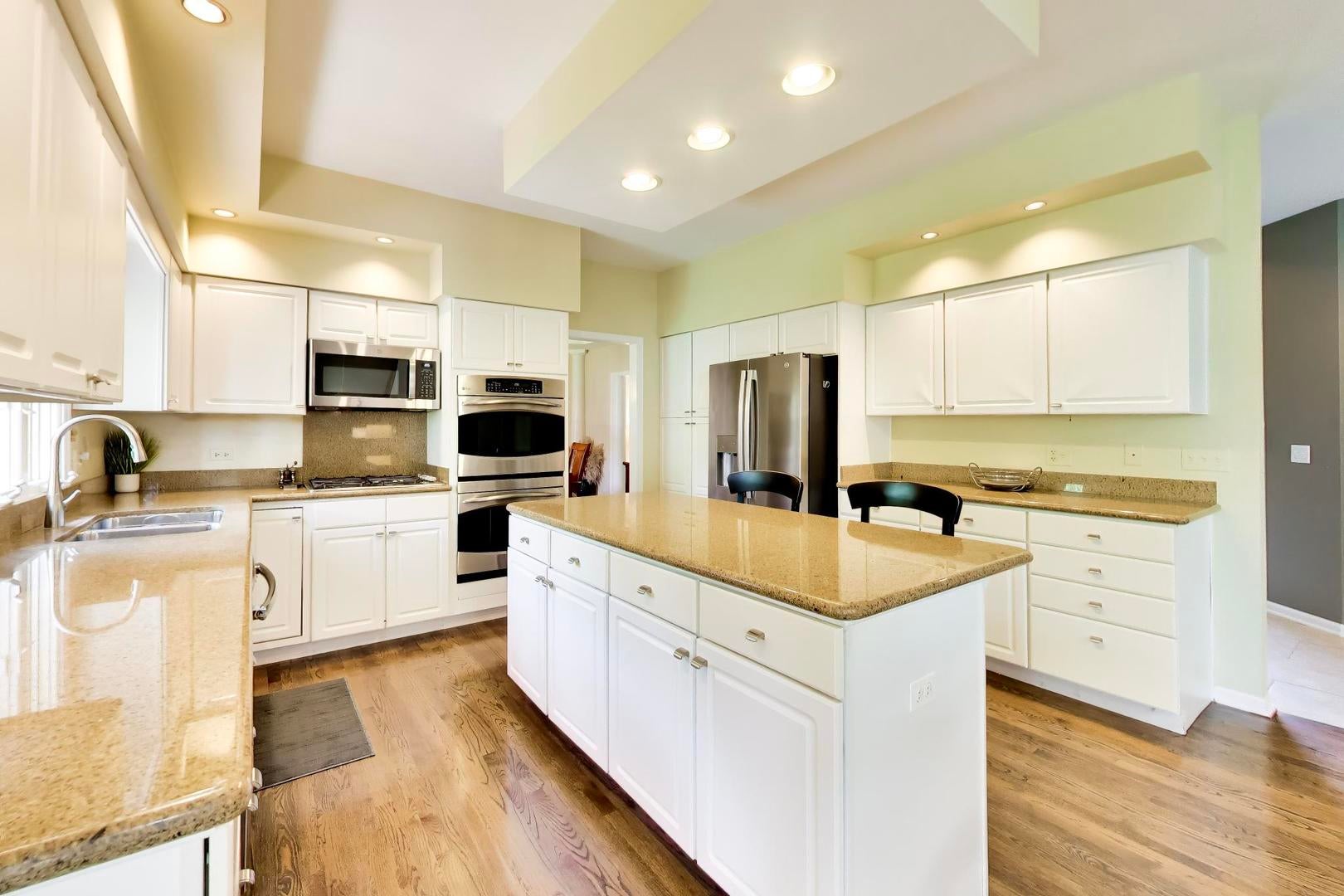 712 De Lasalle Court