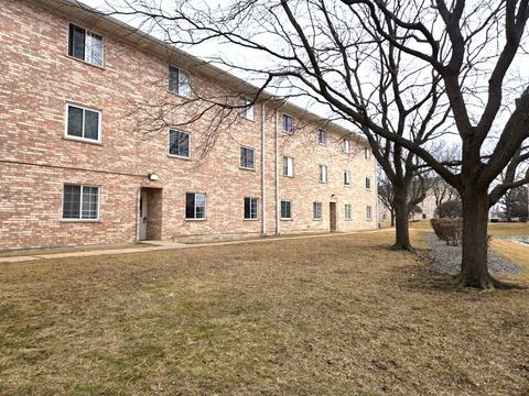 Tiny photo for 16032 Crystal Creek Drive #2B, Orland Park, IL 60462 (MLS # 12603300)