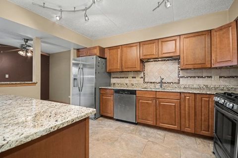 Tiny photo for 16032 Crystal Creek Drive #2B, Orland Park, IL 60462 (MLS # 12603300)