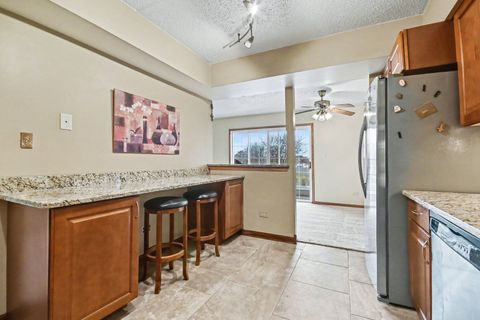 Tiny photo for 16032 Crystal Creek Drive #2B, Orland Park, IL 60462 (MLS # 12603300)