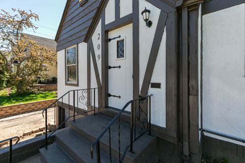 Tiny photo for 209 E Pleasant Street, Davenport, IA 52803 (MLS # 12624710)