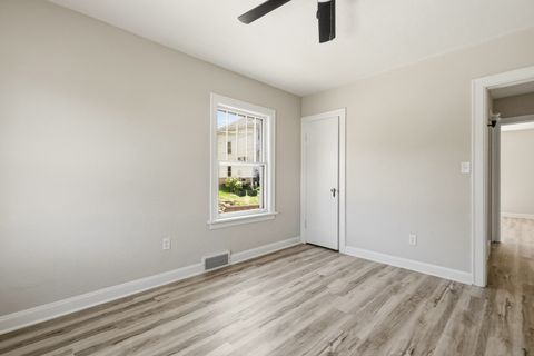 Tiny photo for 209 E Pleasant Street, Davenport, IA 52803 (MLS # 12624710)