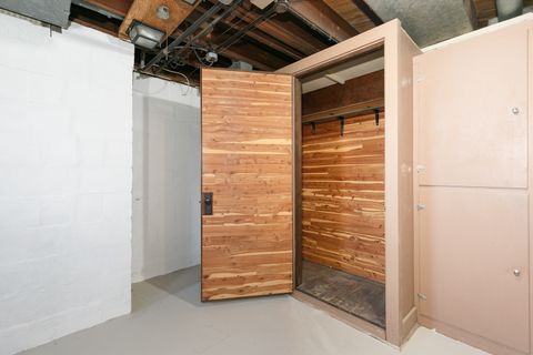 Tiny photo for 209 E Pleasant Street, Davenport, IA 52803 (MLS # 12624710)