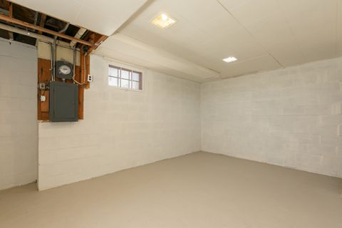 Tiny photo for 209 E Pleasant Street, Davenport, IA 52803 (MLS # 12624710)