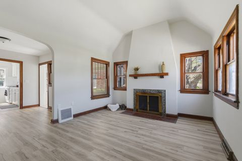 Tiny photo for 209 E Pleasant Street, Davenport, IA 52803 (MLS # 12624710)