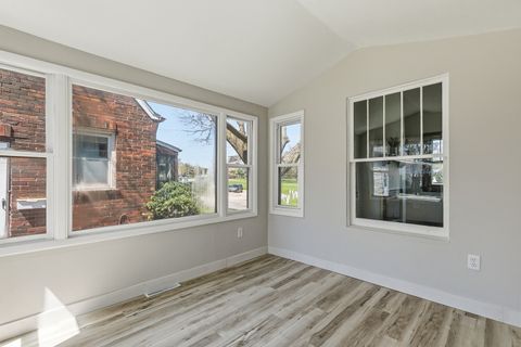 Tiny photo for 209 E Pleasant Street, Davenport, IA 52803 (MLS # 12624710)