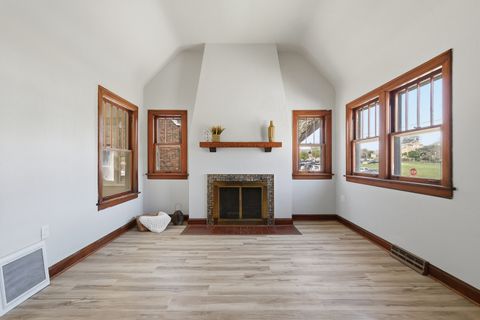 Tiny photo for 209 E Pleasant Street, Davenport, IA 52803 (MLS # 12624710)