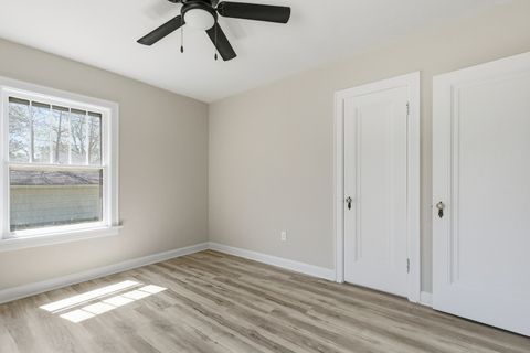 Tiny photo for 209 E Pleasant Street, Davenport, IA 52803 (MLS # 12624710)