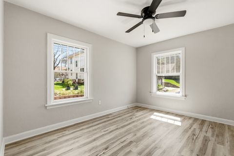 Tiny photo for 209 E Pleasant Street, Davenport, IA 52803 (MLS # 12624710)