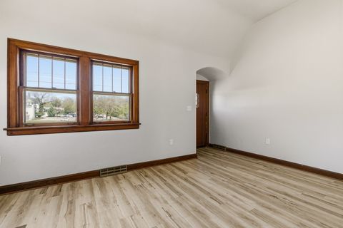 Tiny photo for 209 E Pleasant Street, Davenport, IA 52803 (MLS # 12624710)