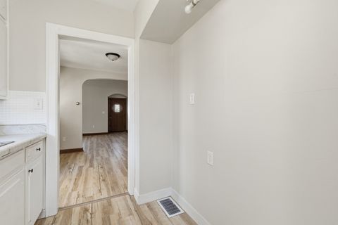 Tiny photo for 209 E Pleasant Street, Davenport, IA 52803 (MLS # 12624710)