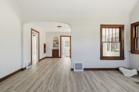 Tiny photo for 209 E Pleasant Street, Davenport, IA 52803 (MLS # 12624710)