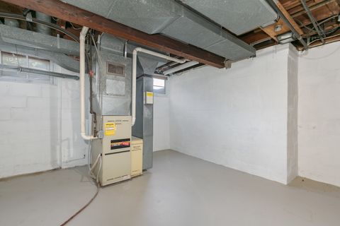 Tiny photo for 209 E Pleasant Street, Davenport, IA 52803 (MLS # 12624710)