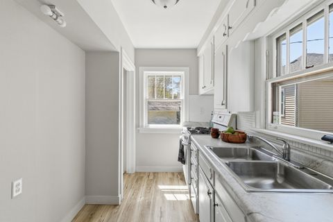 Tiny photo for 209 E Pleasant Street, Davenport, IA 52803 (MLS # 12624710)