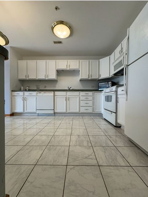 Tiny photo for 50 N Bokelman Avenue #333, Roselle, IL 60172 (MLS # 12456920)