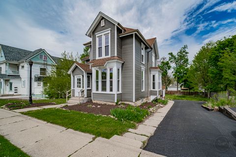 125 Arbor Avenue West Chicago IL 60185