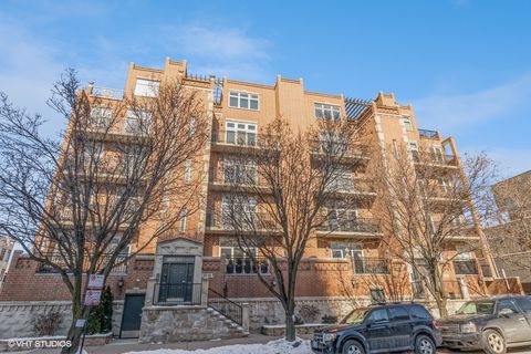 Photo of 822 W Hubbard Street #2, Chicago, IL 60642 (MLS # 12517266)