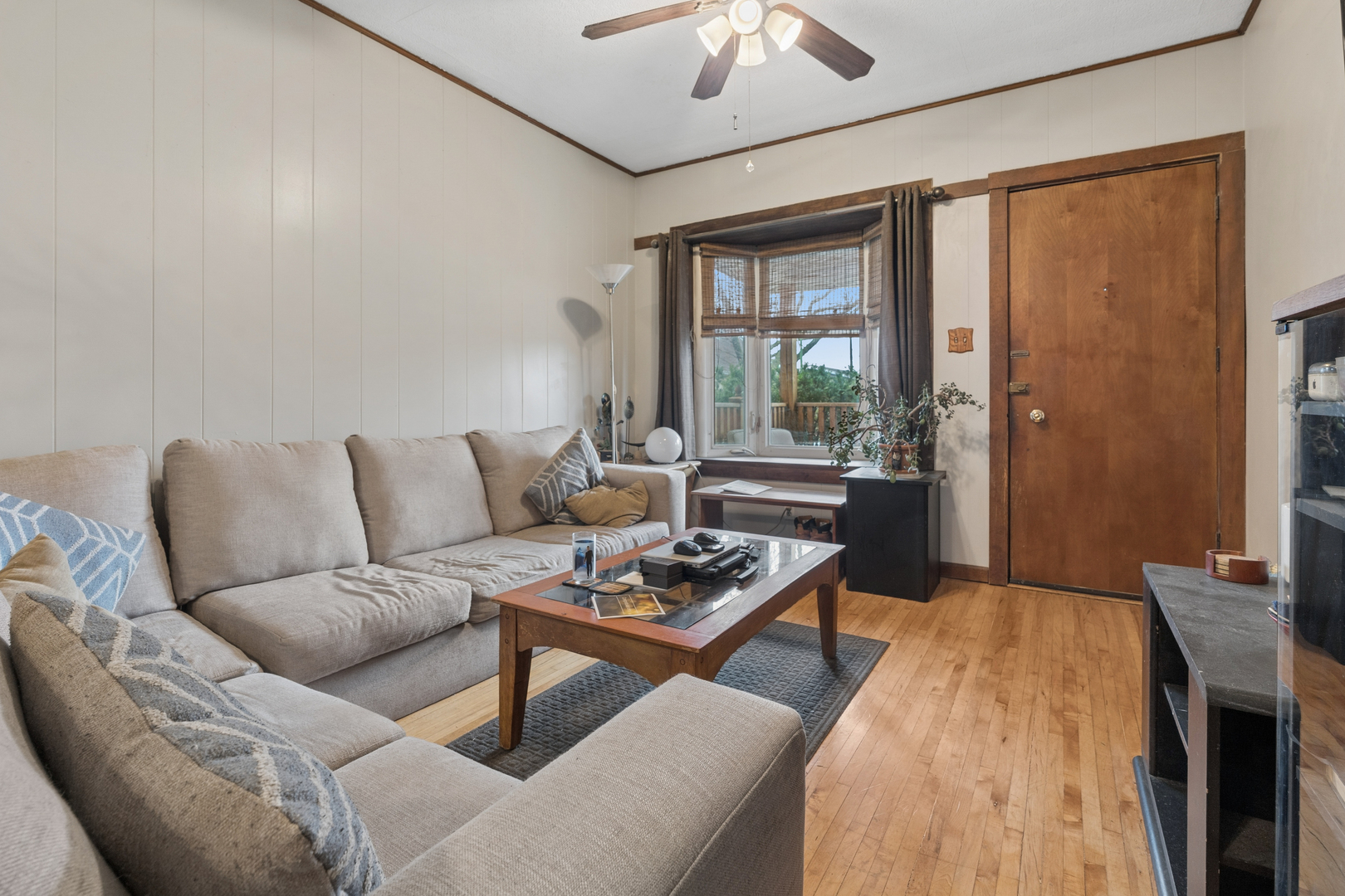 3537 N Natoma Avenue