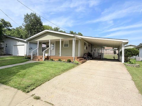 Tiny photo for 1103 S Hobson Street, Harrisburg, IL 62946 (MLS # 12710003)