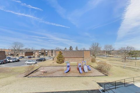 Tiny photo for 717 Killarney Court #2D, Schaumburg, IL 60193 (MLS # 12622956)