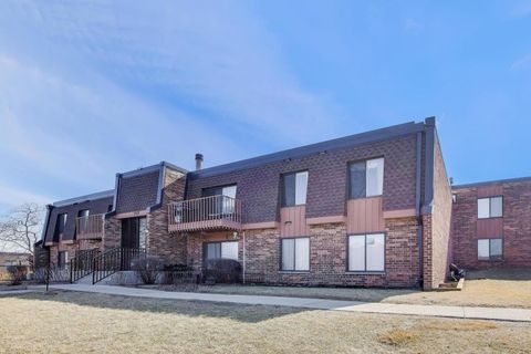 Tiny photo for 717 Killarney Court #2D, Schaumburg, IL 60193 (MLS # 12622956)