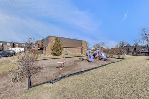 Tiny photo for 717 Killarney Court #2D, Schaumburg, IL 60193 (MLS # 12622956)