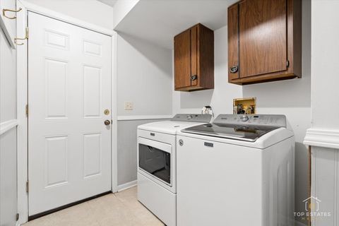 Tiny photo for 631 Cortland Drive, Lake Zurich, IL 60047 (MLS # 12538911)