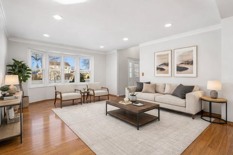 Tiny photo for 631 Cortland Drive, Lake Zurich, IL 60047 (MLS # 12538911)