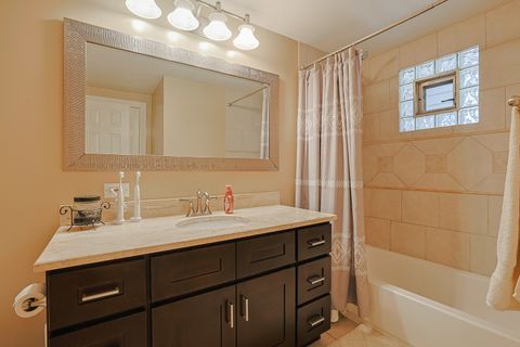 Tiny photo for 3910 EAGLE Lane, Rolling Meadows, IL 60008 (MLS # 12666299)