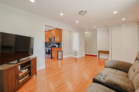 Tiny photo for 3910 EAGLE Lane, Rolling Meadows, IL 60008 (MLS # 12666299)