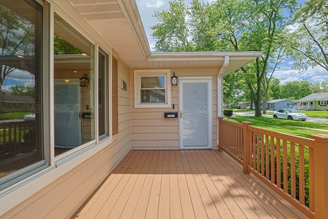 Tiny photo for 3910 EAGLE Lane, Rolling Meadows, IL 60008 (MLS # 12666299)