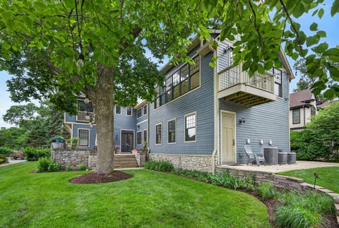 Tiny photo for 6421 Bentley Avenue, Willowbrook, IL 60527 (MLS # 12706967)