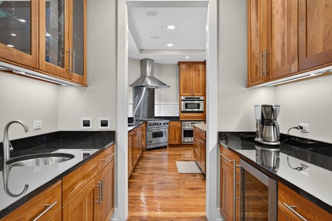 Tiny photo for 6421 Bentley Avenue, Willowbrook, IL 60527 (MLS # 12706967)