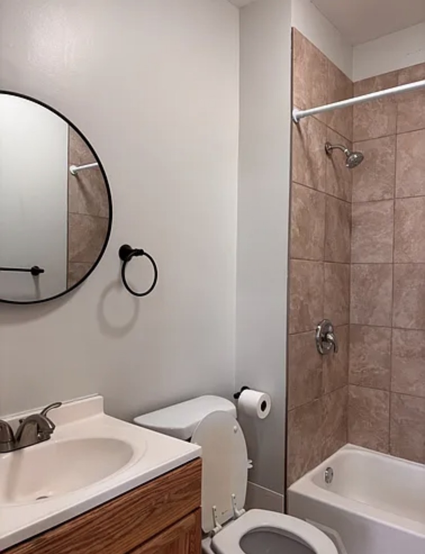 1533 W 17th Street 3F