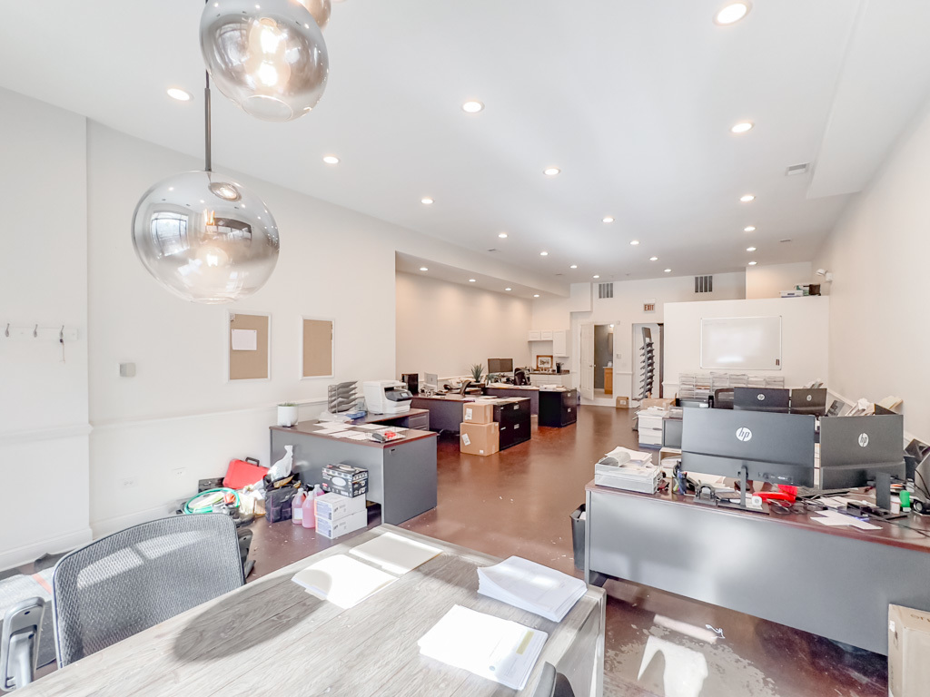 1724 W BELMONT Avenue STOREFRONT