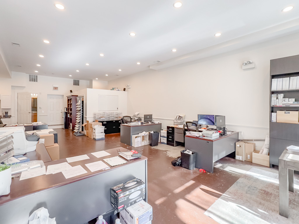 1724 W BELMONT Avenue STOREFRONT