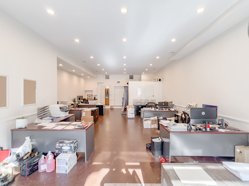 1724 W BELMONT Avenue STOREFRONT