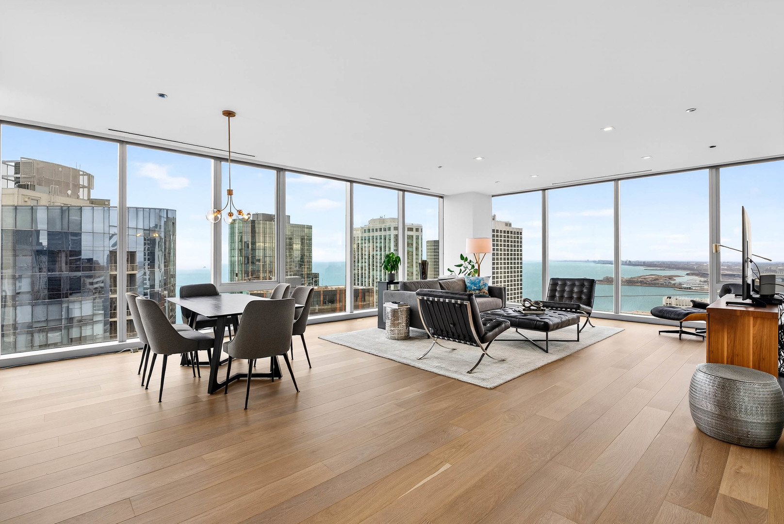 363 E Wacker Drive 3709