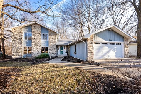 Photo of 1008 Valencia Drive, Shorewood, IL 60404 (MLS # 12498214)