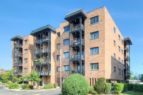 9396 Landings Lane 207 Des Plaines IL 60016