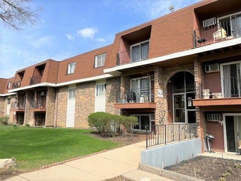 Photo of 580 Mesa Drive #201, Hoffman Estates, IL 60169 (MLS # 12621364)