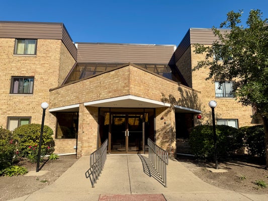 5600 ASTOR LN APT 116, ROLLING MEADOWS, IL 60008 - Image d9f15539bf4e833650573da3cc460295/2247082893