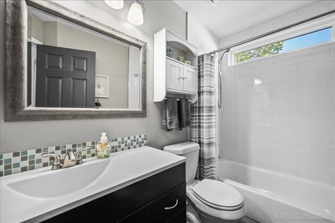 Tiny photo for 390 Windermere Way, Lake In The Hills, IL 60156 (MLS # 12483188)