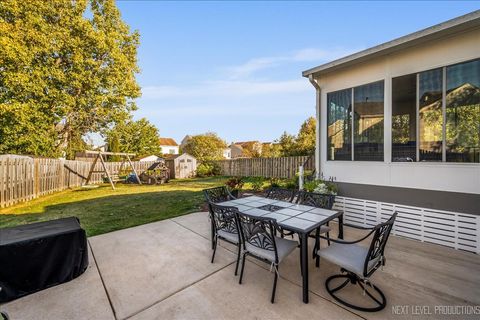 Tiny photo for 390 Windermere Way, Lake In The Hills, IL 60156 (MLS # 12483188)