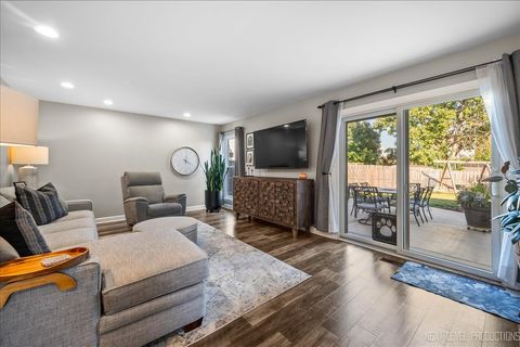 Tiny photo for 390 Windermere Way, Lake In The Hills, IL 60156 (MLS # 12483188)