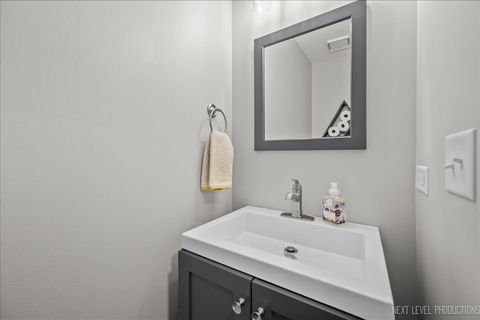 Tiny photo for 390 Windermere Way, Lake In The Hills, IL 60156 (MLS # 12483188)