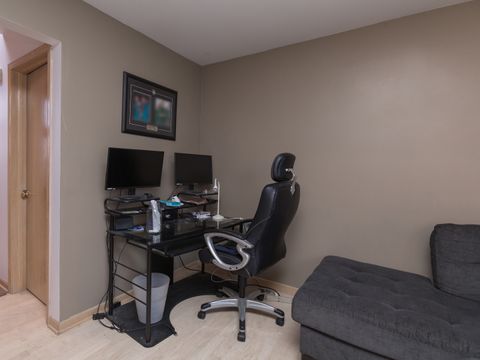 Tiny photo for 2 Willow Bridge Way, Bloomingdale, IL 60108 (MLS # 12529505)