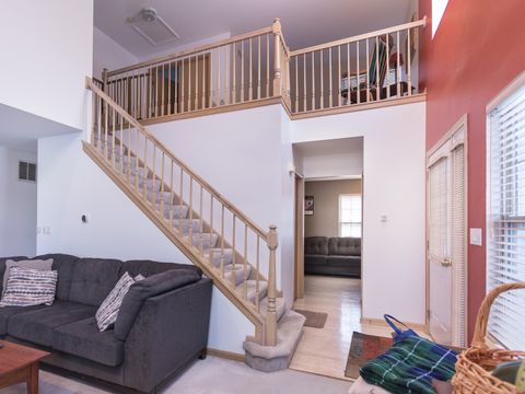 Tiny photo for 2 Willow Bridge Way, Bloomingdale, IL 60108 (MLS # 12529505)